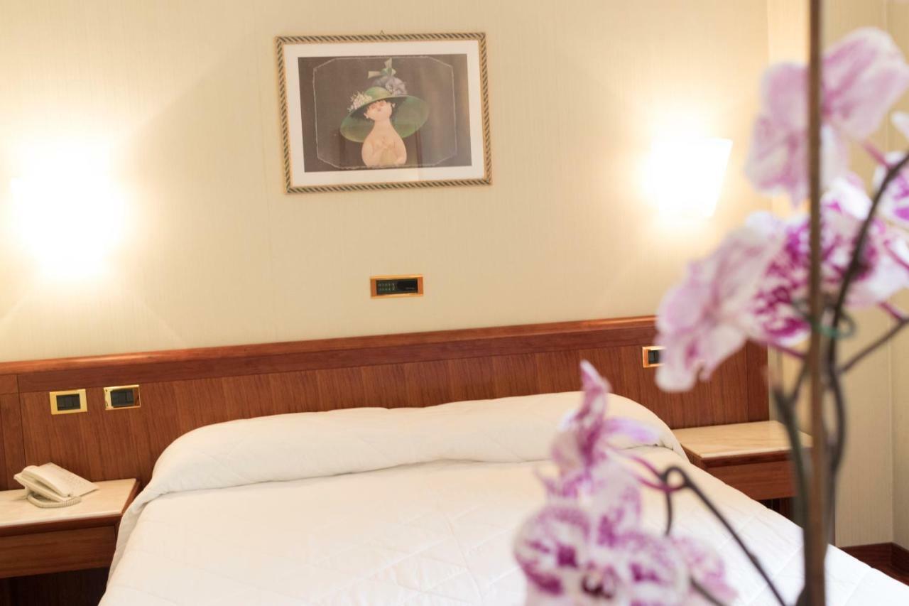 Palace Hotel Civitanova Marche Kültér fotó