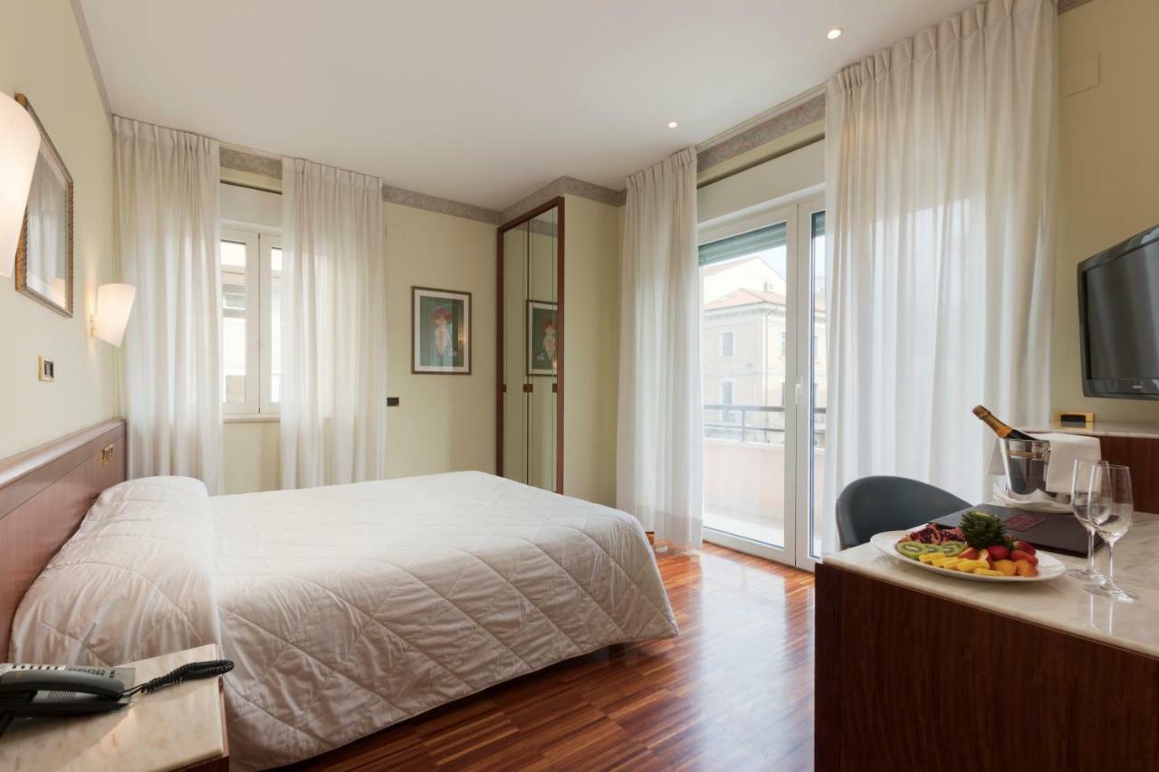 Palace Hotel Civitanova Marche Kültér fotó