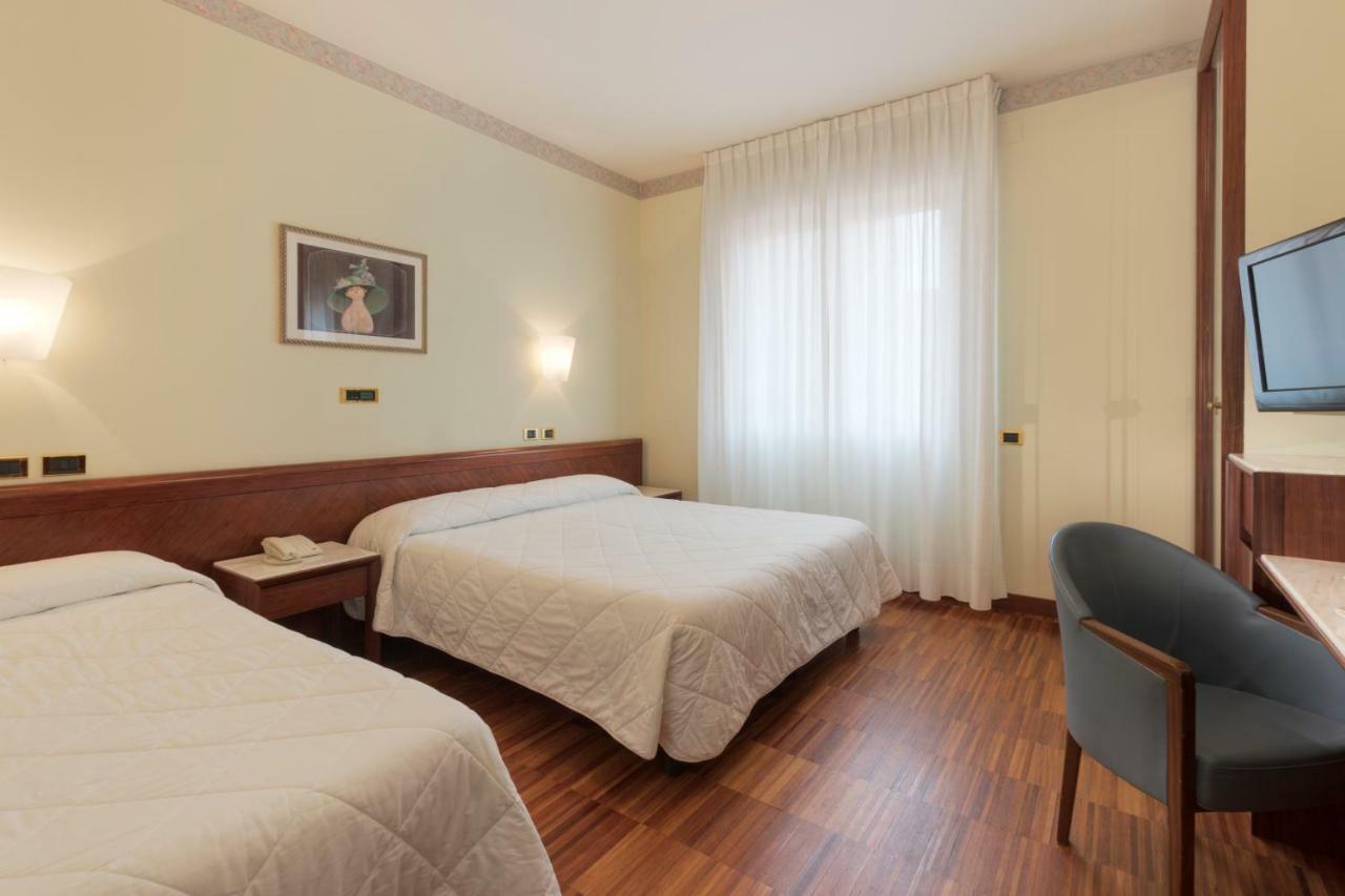 Palace Hotel Civitanova Marche Kültér fotó