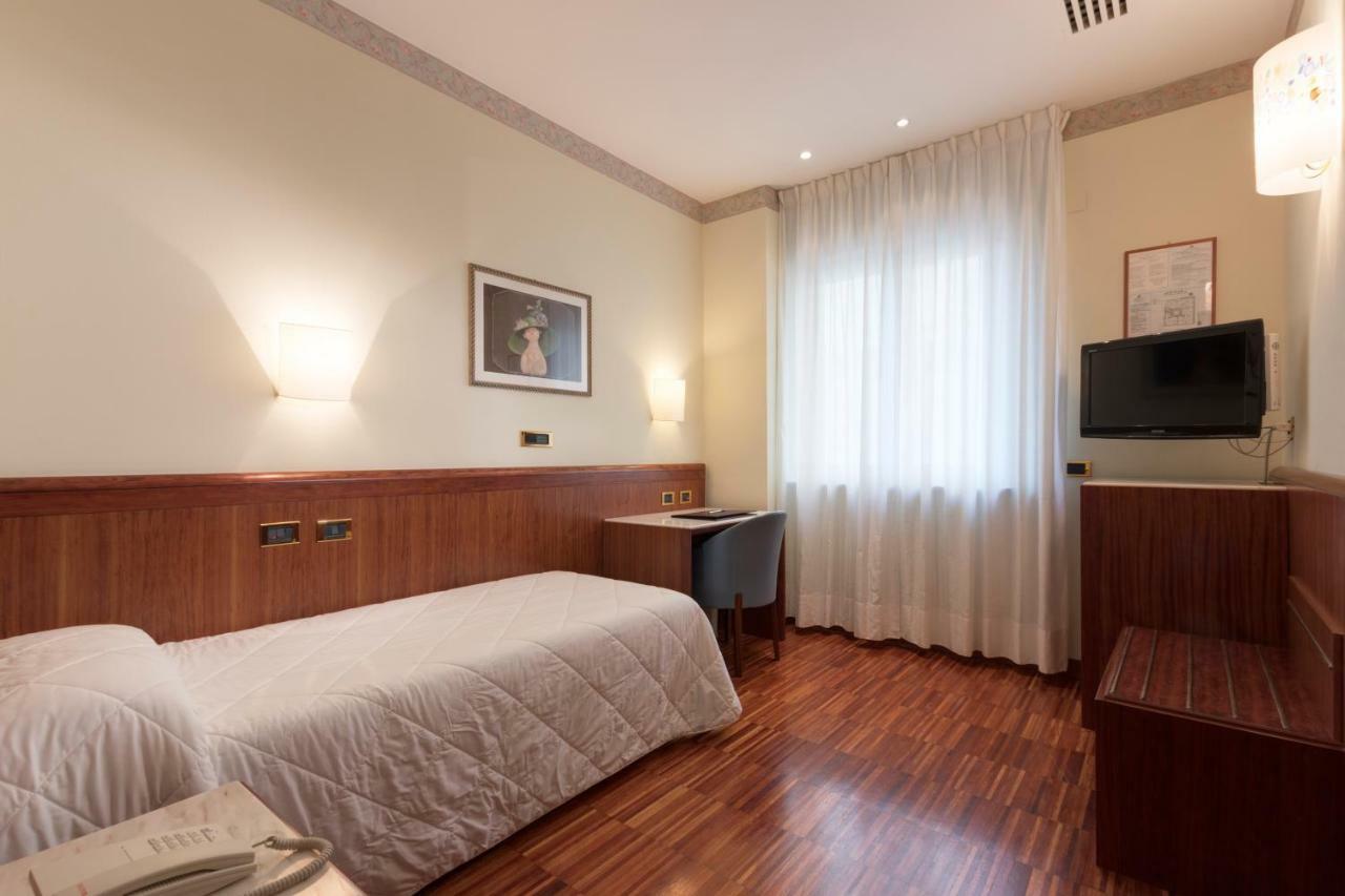 Palace Hotel Civitanova Marche Kültér fotó