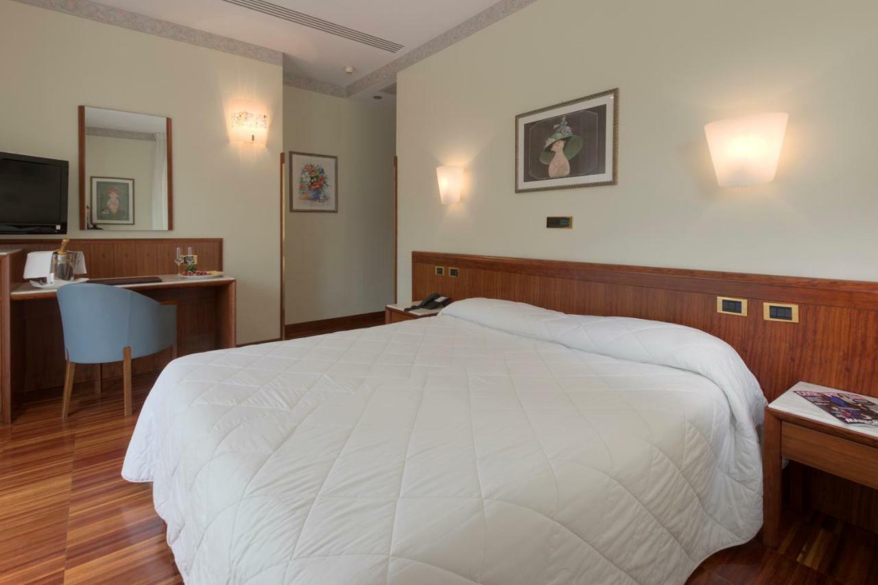 Palace Hotel Civitanova Marche Kültér fotó