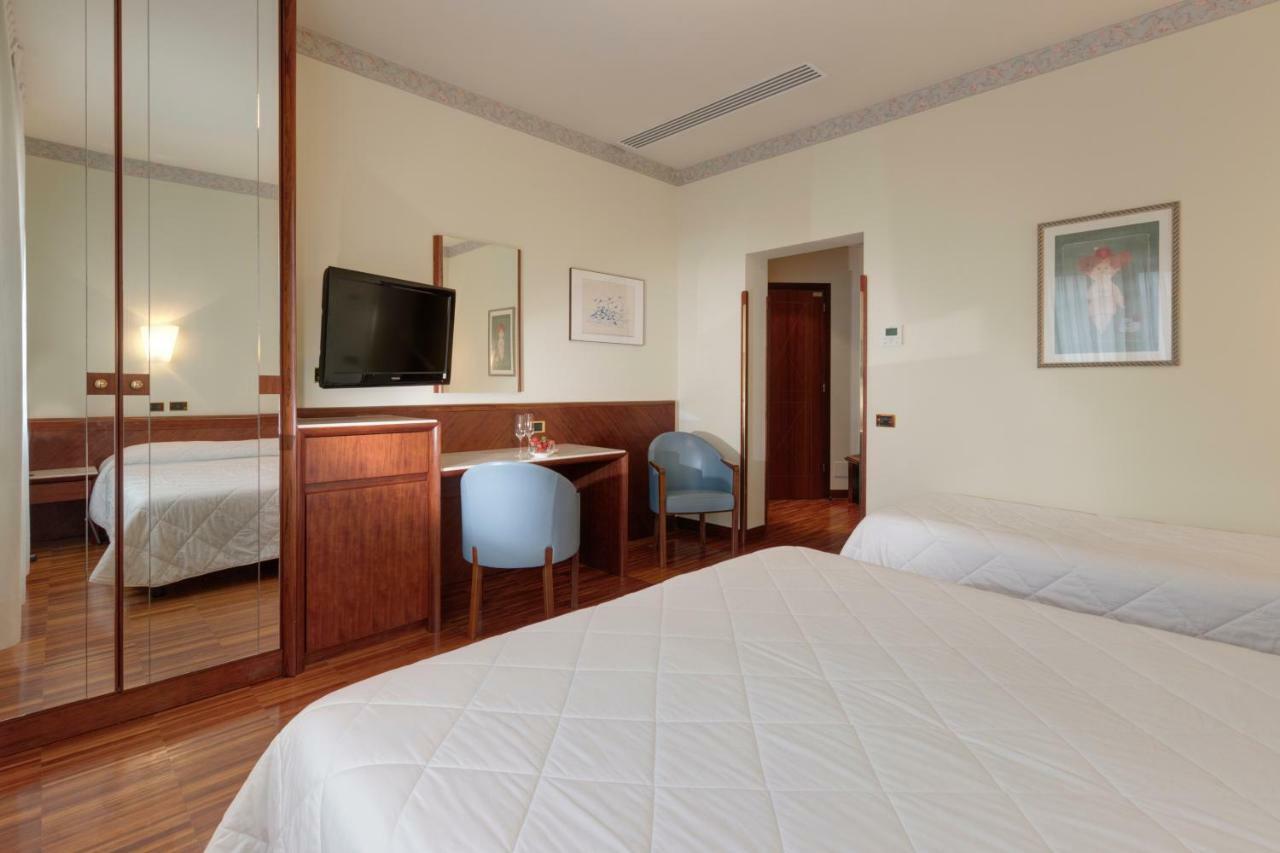 Palace Hotel Civitanova Marche Kültér fotó