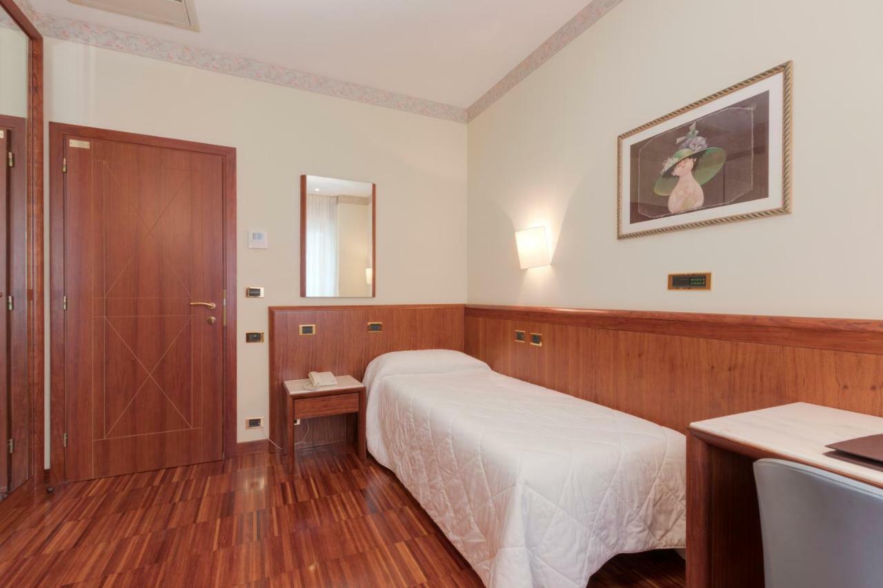 Palace Hotel Civitanova Marche Kültér fotó